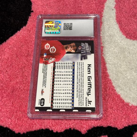 Ken Griffey Jr – 2000 Fleer Gamers Fame Game EXTRA Gold #114 – CSG 9.5 NM-MT - Picture 5 of 6